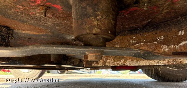 image for item EM2196 2015 Country Clipper 2460KAJ-455 ZTR lawn mower