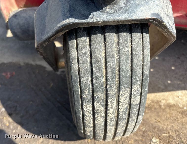 image for item EM2196 2015 Country Clipper 2460KAJ-455 ZTR lawn mower