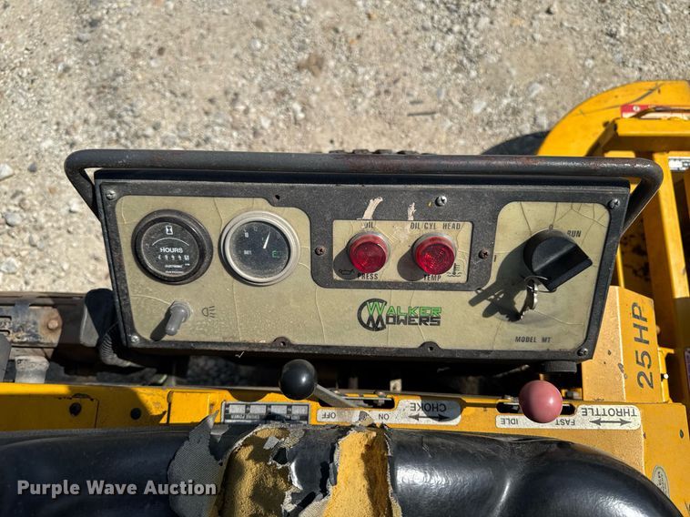 image for item EM2199 1999 Walker MTSD ZTR lawn mower
