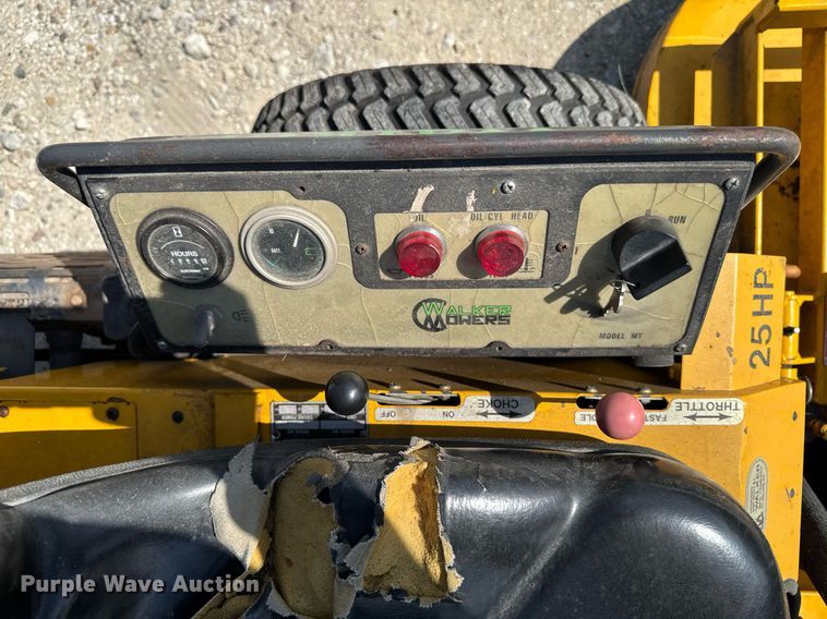 image for item EM2199 1999 Walker MTSD ZTR lawn mower