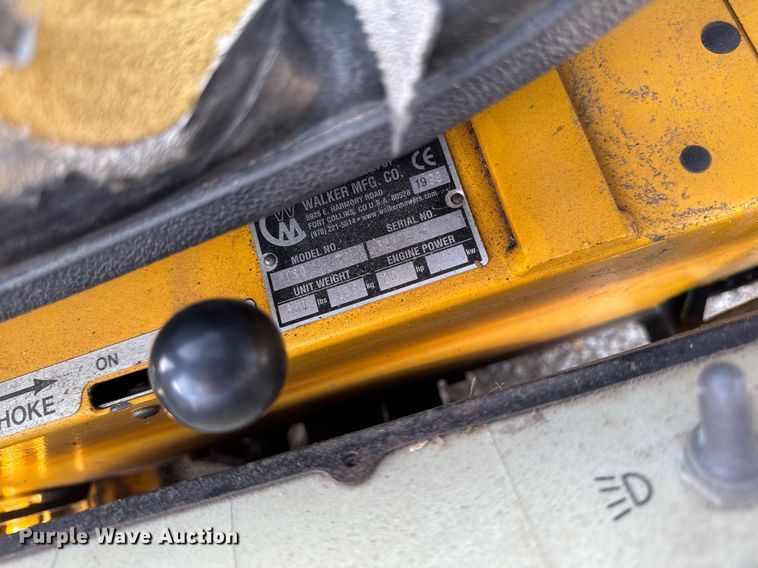 image for item EM2199 1999 Walker MTSD ZTR lawn mower