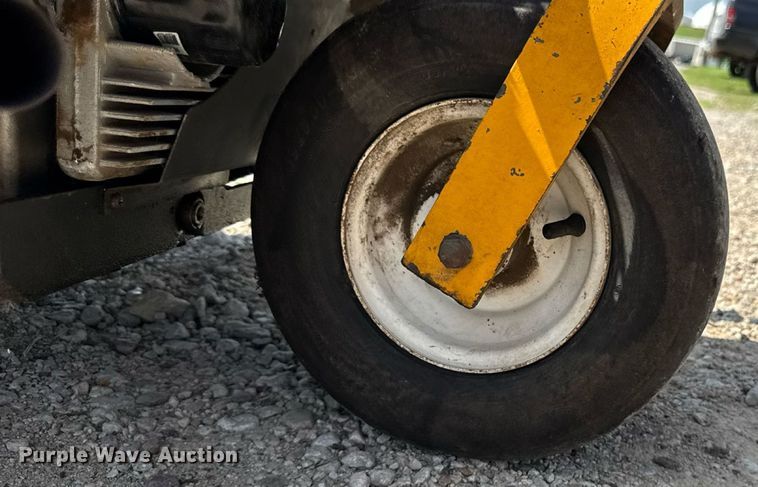 image for item EM2199 1999 Walker MTSD ZTR lawn mower