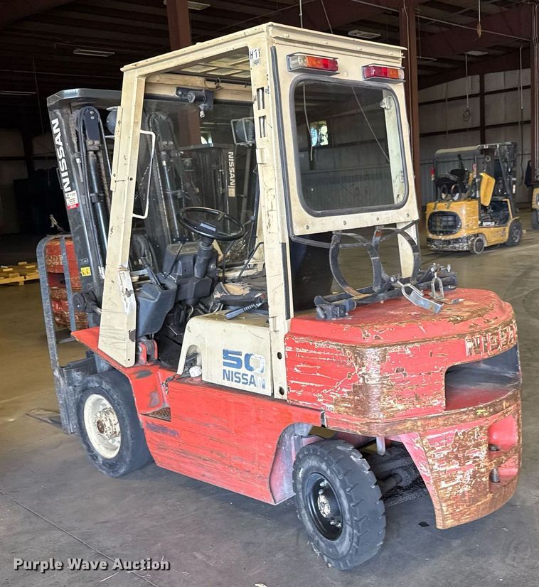 image for item EM8001 Nissan 50 forklift