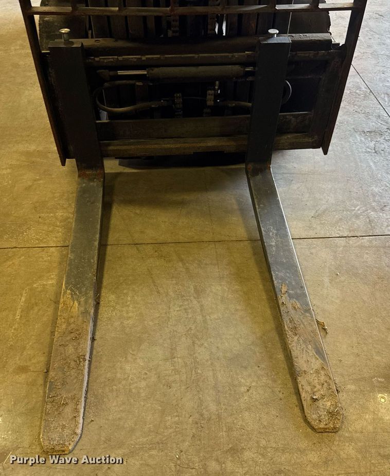 image for item EM8001 Nissan 50 forklift