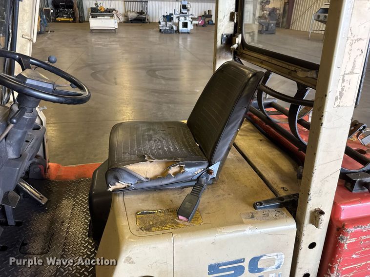 image for item EM8001 Nissan 50 forklift