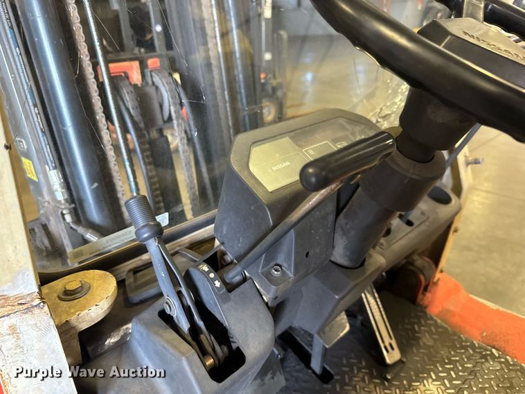 image for item EM8001 Nissan 50 forklift