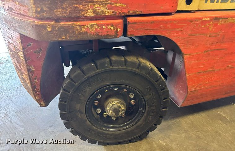 image for item EM8001 Nissan 50 forklift