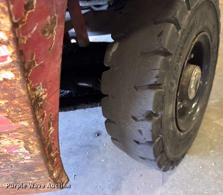 image for item EM8001 Nissan 50 forklift