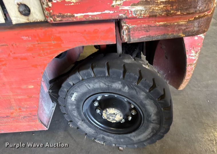 image for item EM8001 Nissan 50 forklift