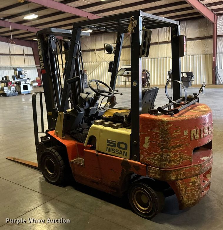 image for item EM8004 Nissan 50 forklift