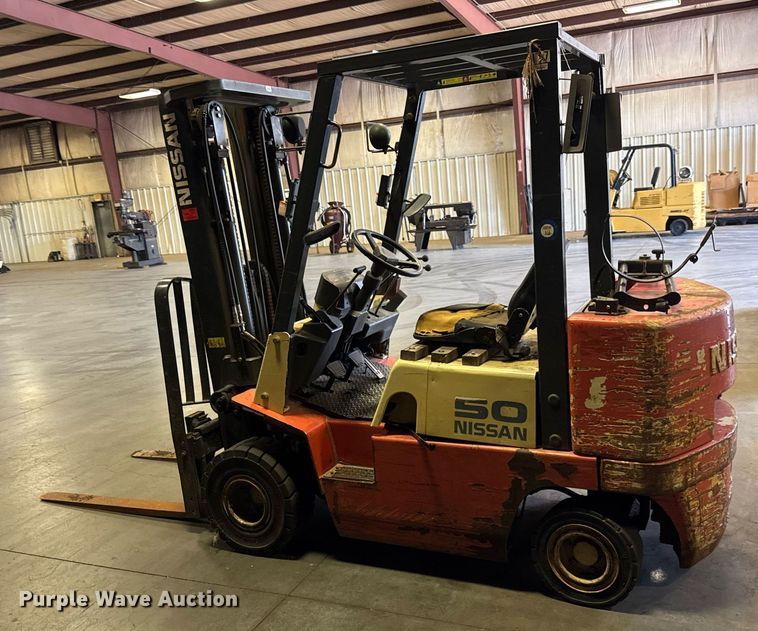 image for item EM8004 Nissan 50 forklift