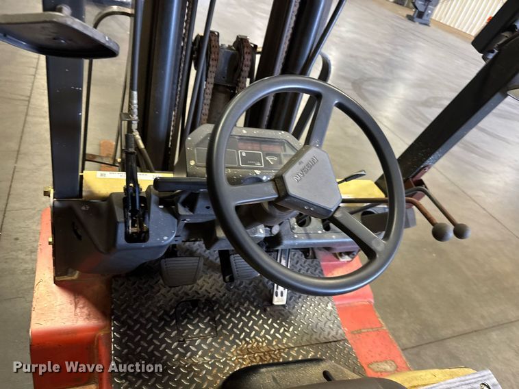 image for item EM8004 Nissan 50 forklift