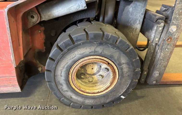 image for item EM8004 Nissan 50 forklift