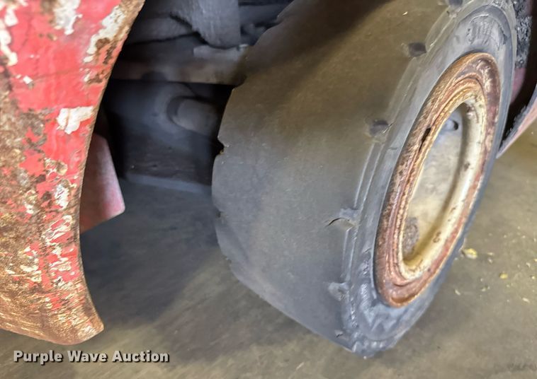 image for item EM8004 Nissan 50 forklift