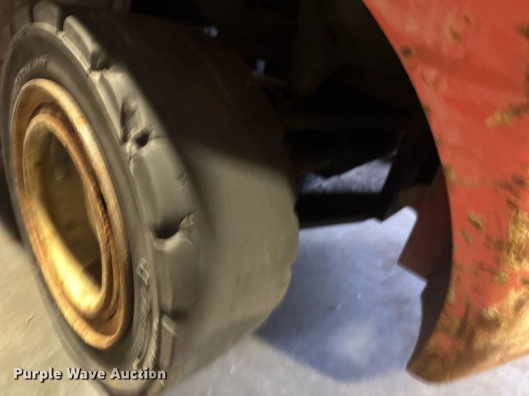 image for item EM8004 Nissan 50 forklift