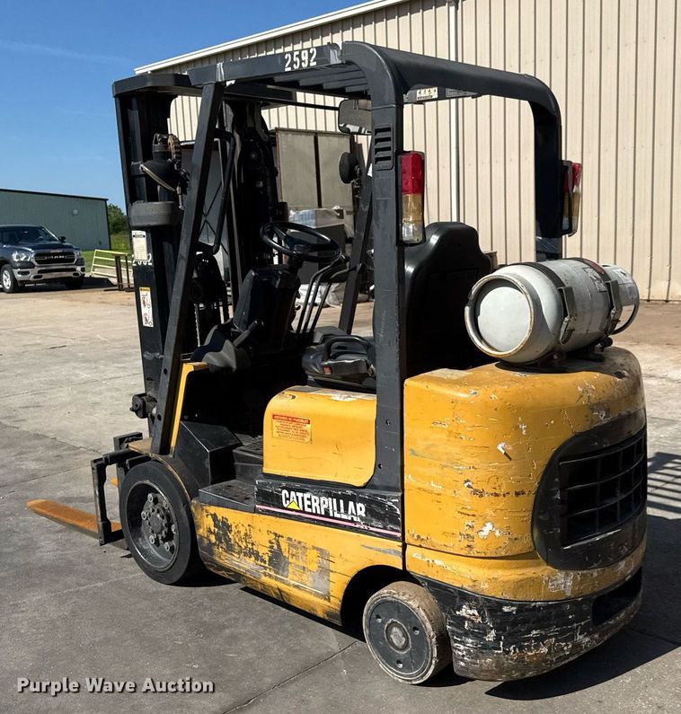 image for item EM8005 Caterpillar GC25K forklift