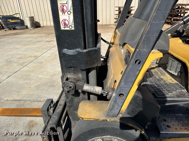 image for item EM8005 Caterpillar GC25K forklift