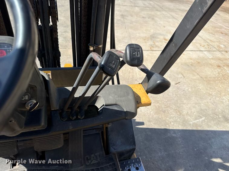 image for item EM8005 Caterpillar GC25K forklift