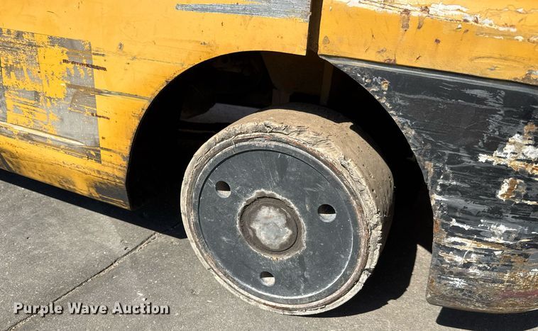 image for item EM8005 Caterpillar GC25K forklift