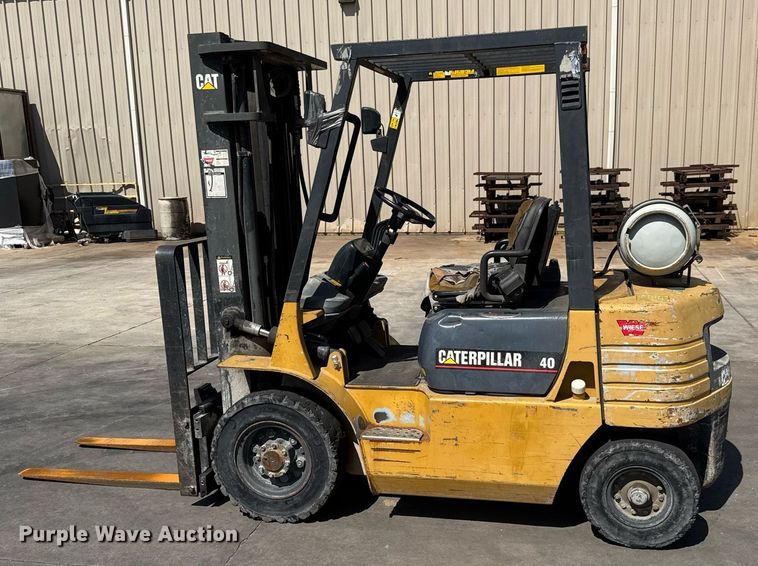 image for item EM8006 1998 Caterpillar GP20 forklift
