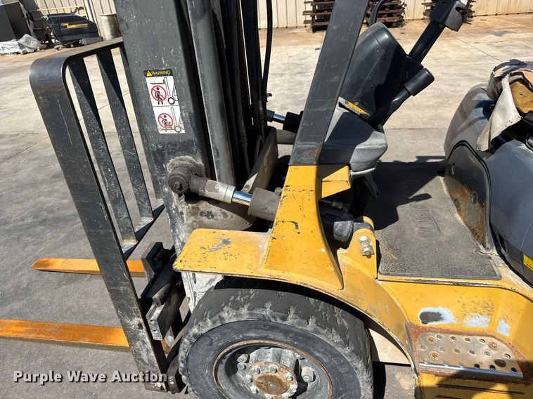 image for item EM8006 1998 Caterpillar GP20 forklift
