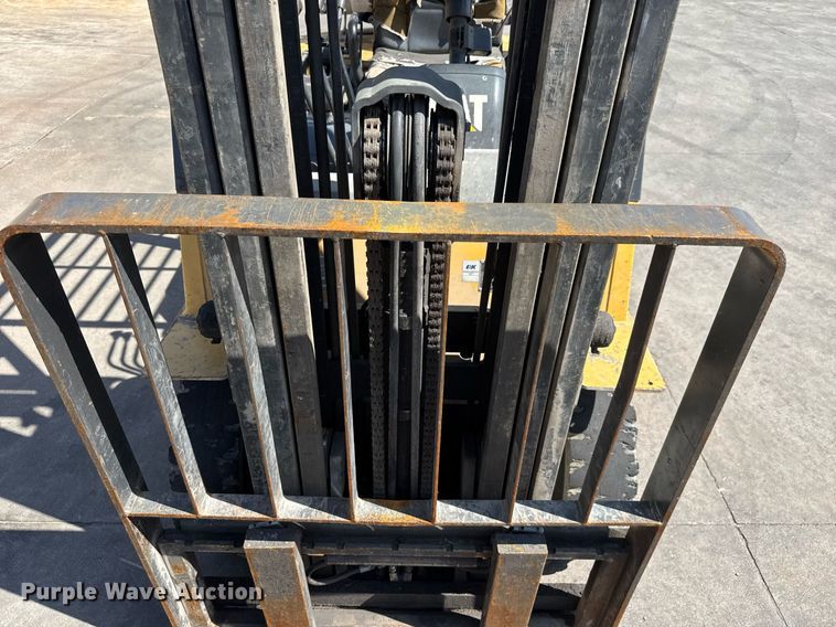 image for item EM8006 1998 Caterpillar GP20 forklift