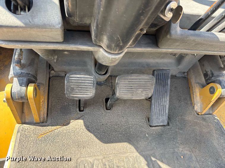 image for item EM8006 1998 Caterpillar GP20 forklift