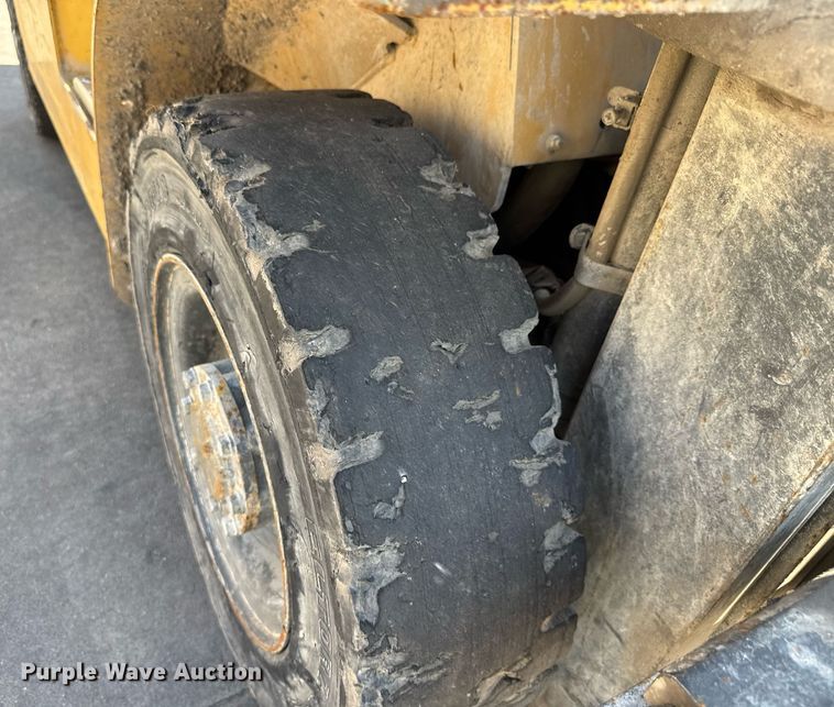 image for item EM8006 1998 Caterpillar GP20 forklift