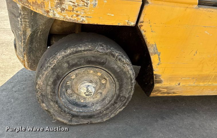 image for item EM8006 1998 Caterpillar GP20 forklift