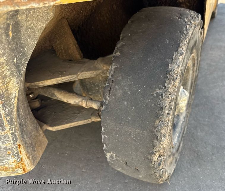 image for item EM8006 1998 Caterpillar GP20 forklift