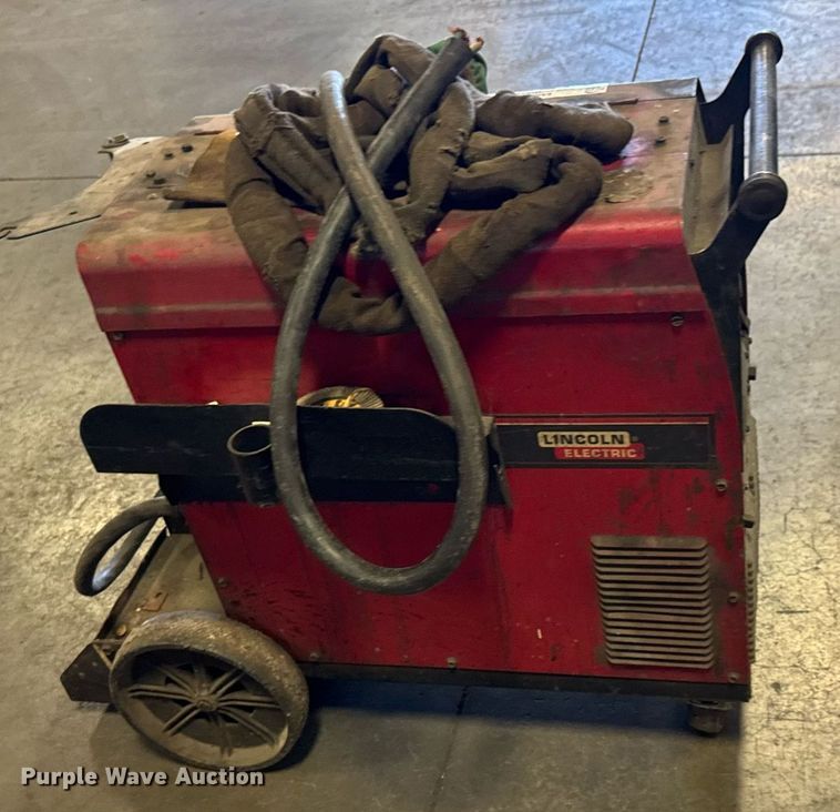 image for item EM8012 Lincoln Electric Power MIG 255C welder