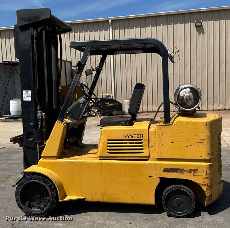 image for item EM8020 Hyster S120E forklift