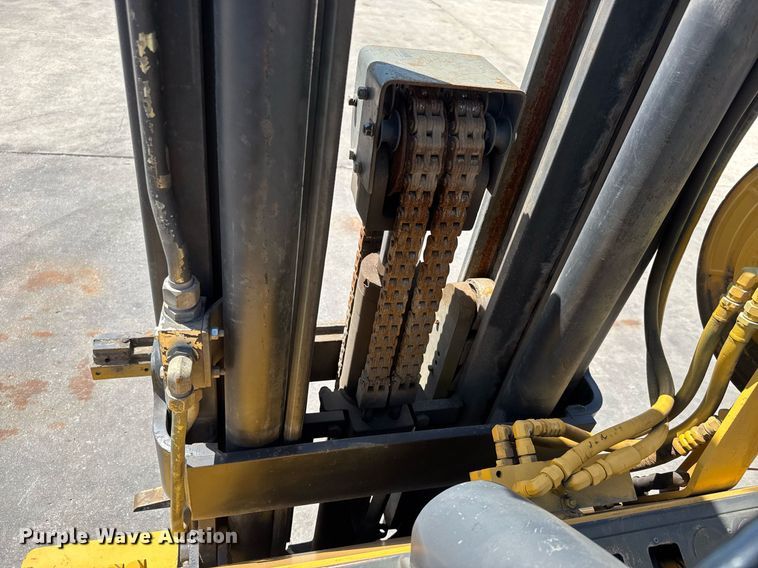 image for item EM8020 Hyster S120E forklift