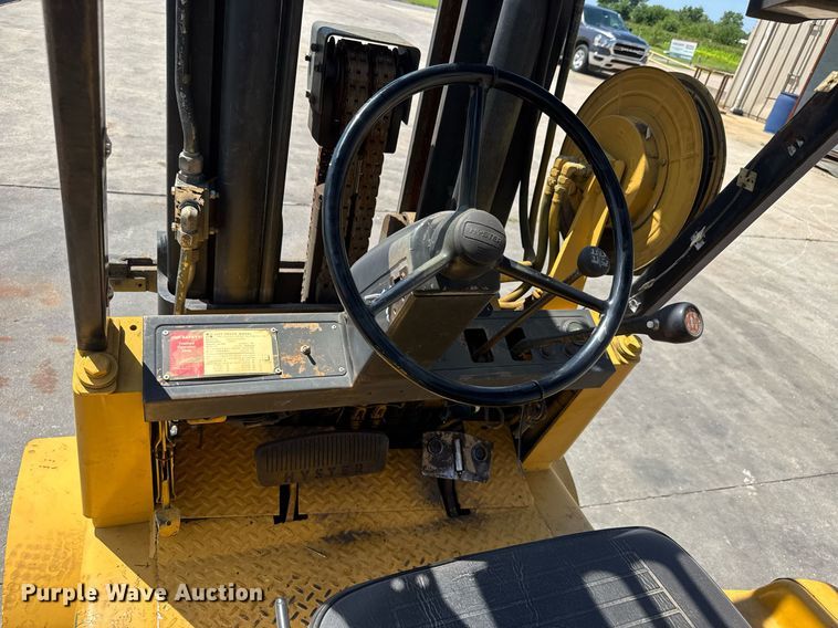 image for item EM8020 Hyster S120E forklift