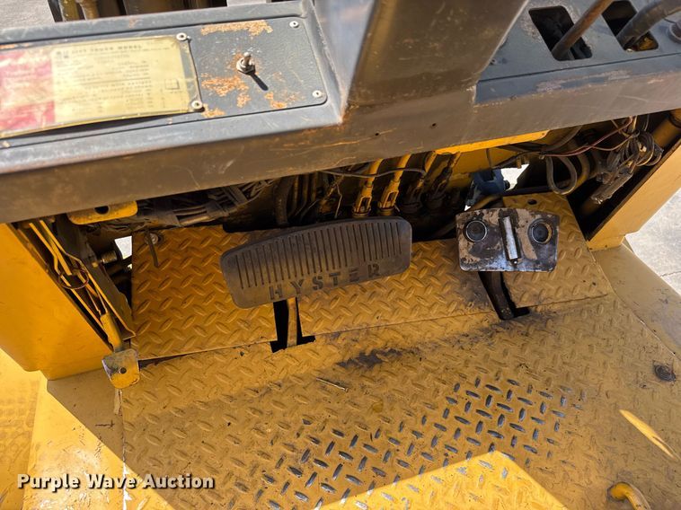 image for item EM8020 Hyster S120E forklift