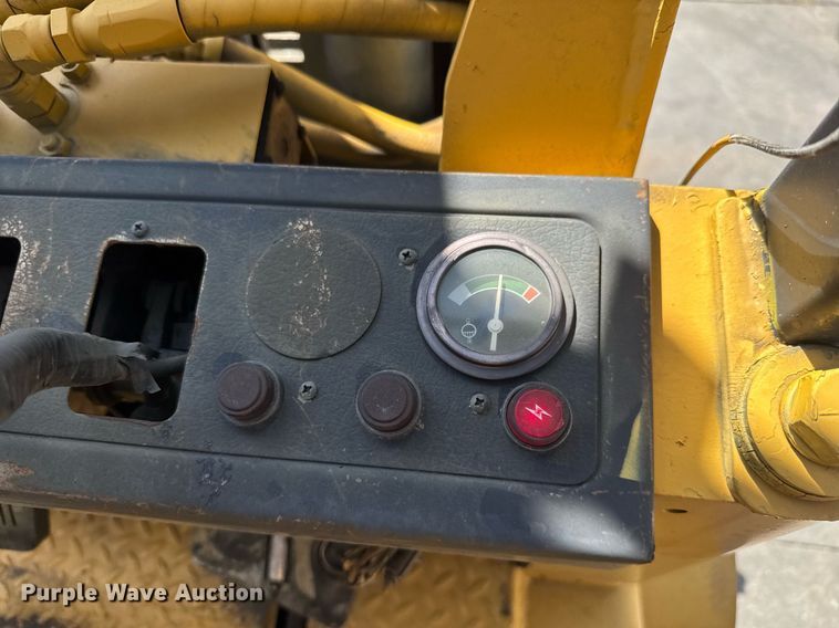 image for item EM8020 Hyster S120E forklift