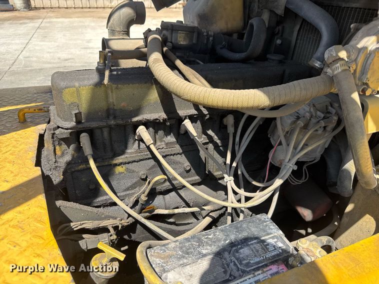 image for item EM8020 Hyster S120E forklift