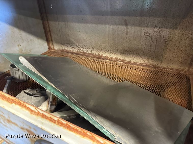 image for item EM8021 Sand blast pot 