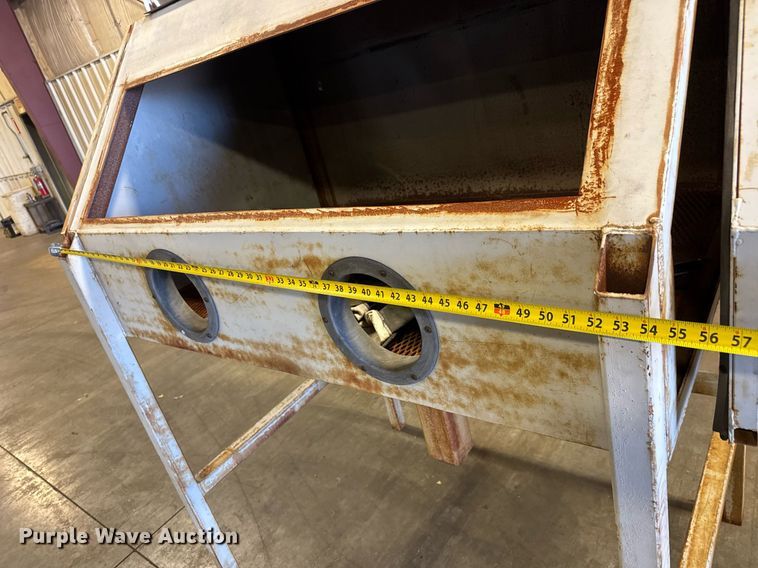 image for item EM8021 Sand blast pot 