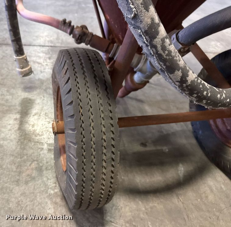 image for item EM8021 Sand blast pot 