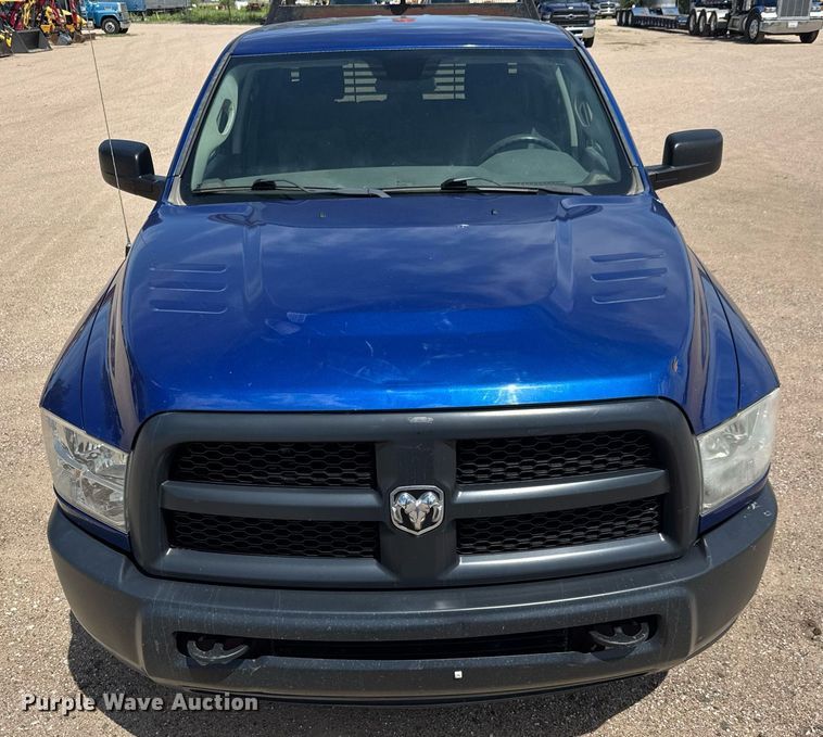 image for item EM8026 2015 Dodge Ram 2500 Crew Cab flatbed pickup truck