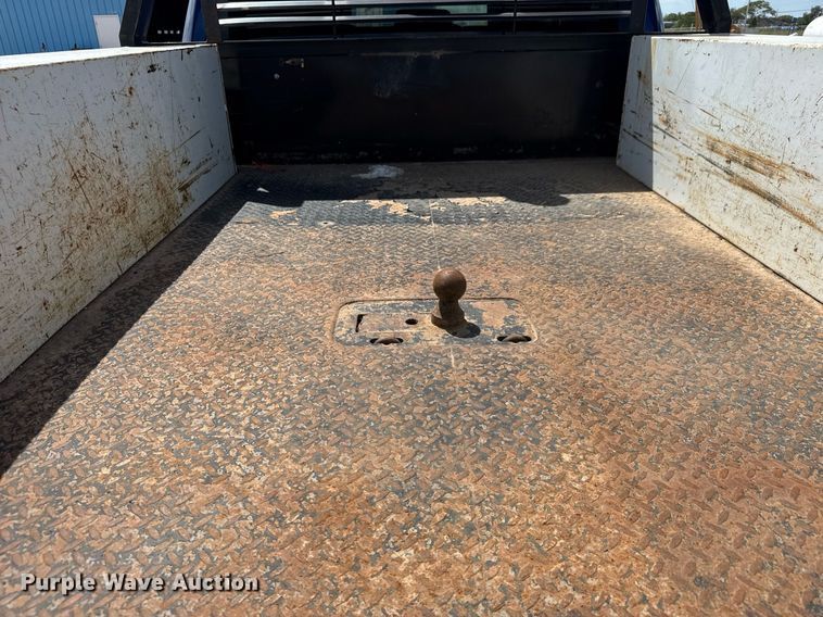 image for item EM8026 2015 Dodge Ram 2500 Crew Cab flatbed pickup truck