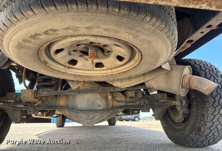 image for item EM8026 2015 Dodge Ram 2500 Crew Cab flatbed pickup truck