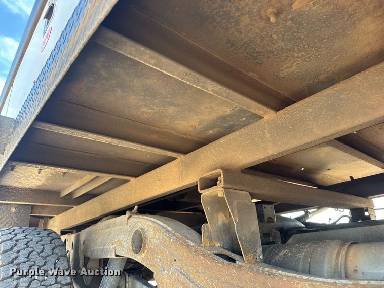 image for item EM8026 2015 Dodge Ram 2500 Crew Cab flatbed pickup truck