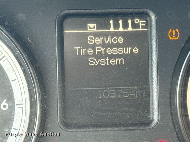 image for item EM8026 2015 Dodge Ram 2500 Crew Cab flatbed pickup truck