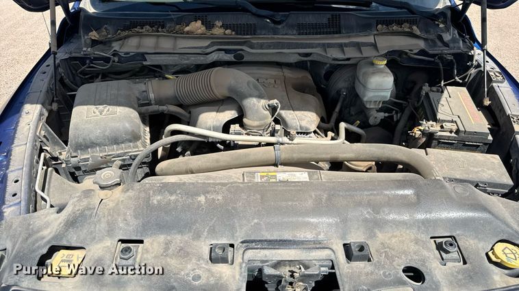 image for item EM8026 2015 Dodge Ram 2500 Crew Cab flatbed pickup truck