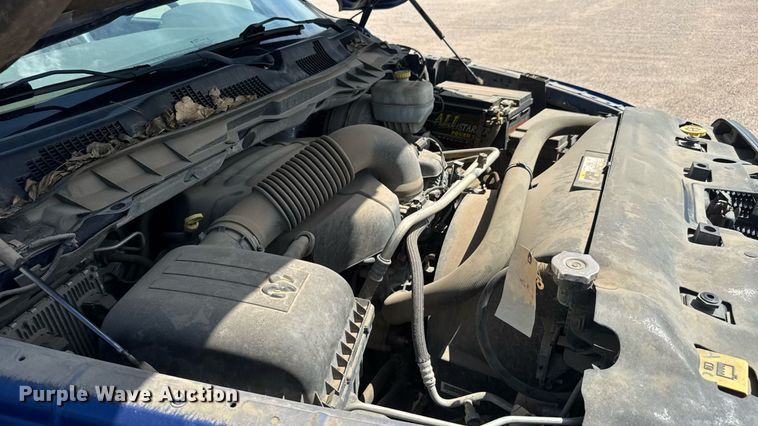 image for item EM8026 2015 Dodge Ram 2500 Crew Cab flatbed pickup truck