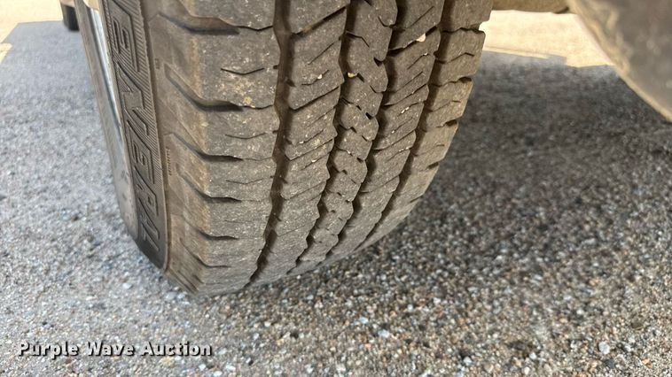 image for item EM8026 2015 Dodge Ram 2500 Crew Cab flatbed pickup truck