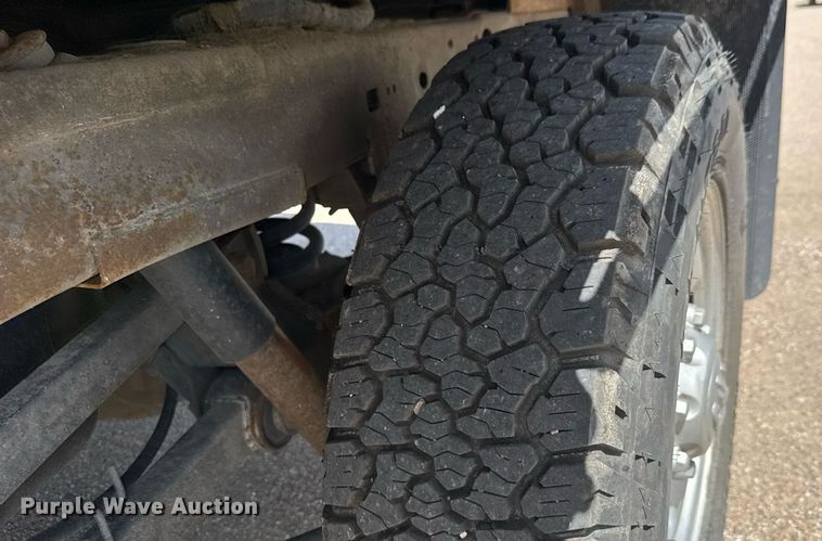 image for item EM8026 2015 Dodge Ram 2500 Crew Cab flatbed pickup truck