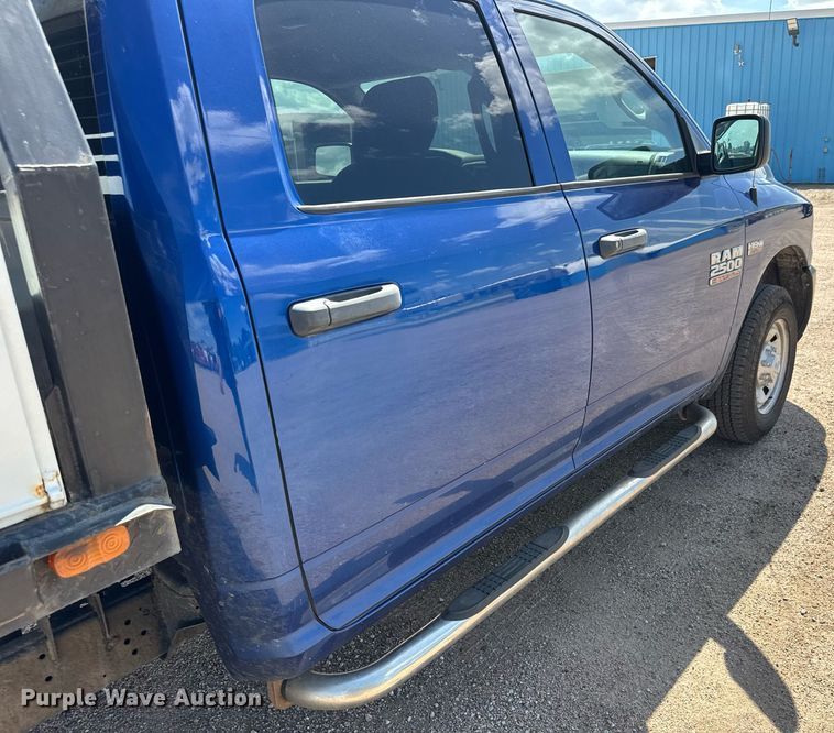 image for item EM8027 2015 Dodge Ram 2500 Crew Cab flatbed pickup truck